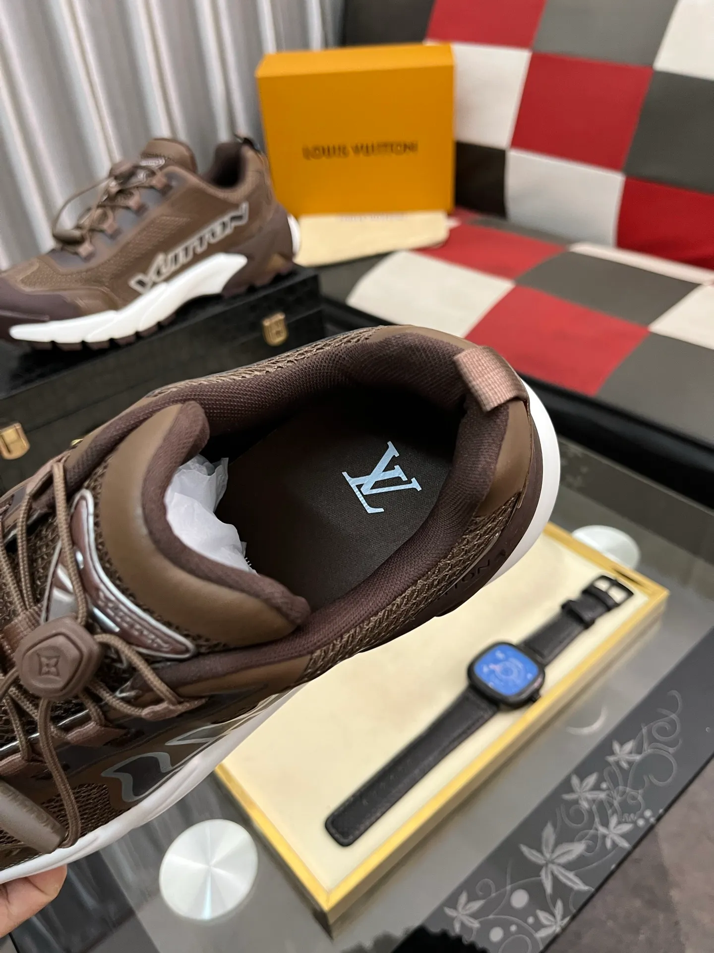 Men's shoes 💰780⌚️⌚️Top version [LOUIS VUITTON] Couple 🧑‍🤝‍🧑 Craftsman style Counter series (original order) New style 🍀LV Louis Vuitton - Top version LV classic high-top trendy shoes! Made of imported original craft calfskin, original breathable lining, and original wear-resistant, lightweight, high-end TPU outsole! High quality products! Code number: 36-457️⃣Colors available